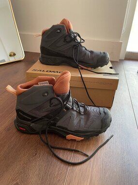 Salomon X Ultra 4 Mid Gore-tex women's hiking boots size US 9.5